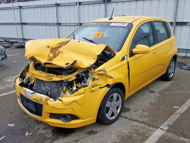 KL1TD6DE1AB135415 - 2010 CHEVROLET AVEO LS YELLOW photo 2