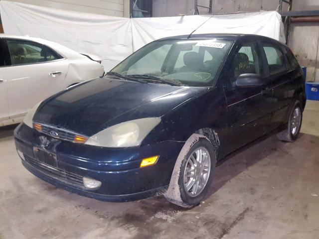 3FAHP37394R116776 - 2004 FORD FOCUS ZX5 BLUE photo 2