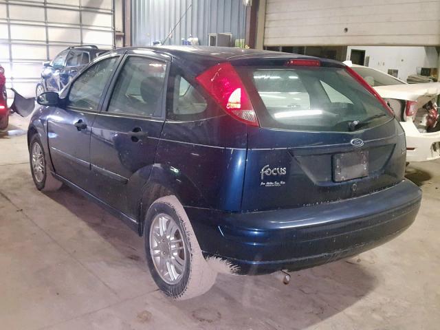 3FAHP37394R116776 - 2004 FORD FOCUS ZX5 BLUE photo 3