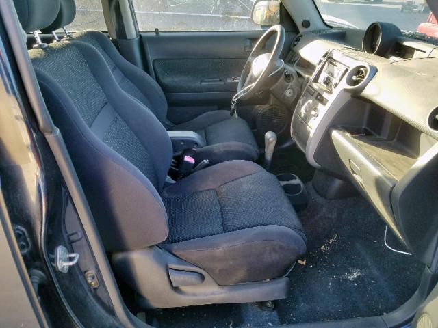 JTLKT324650217422 - 2005 TOYOTA SCION XB Schwarz Foto 5