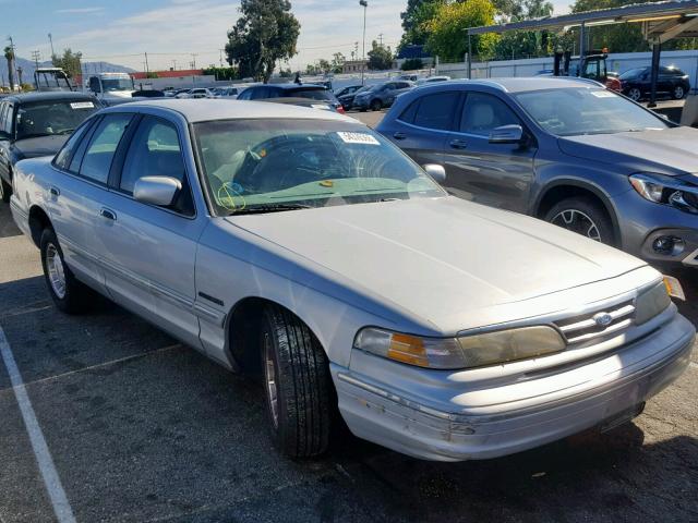 2FALP74W2SX175800 - 1995 FORD CROWN VICT GRAY photo 1