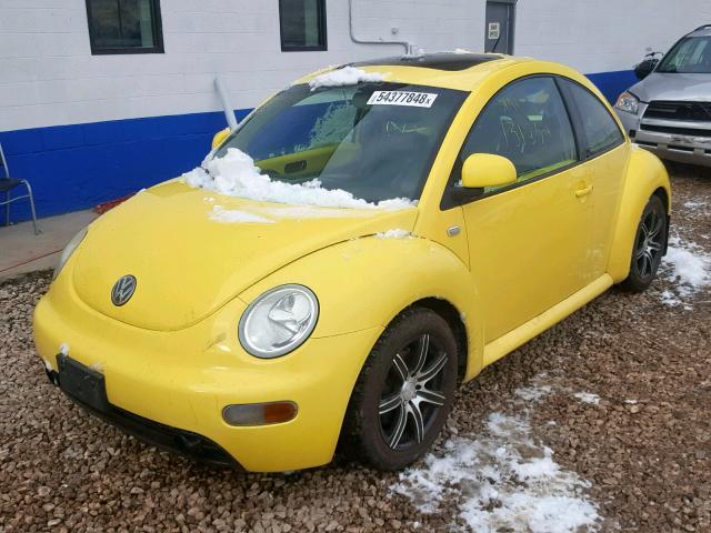 3VWDD21C6YM455175 - 2000 VOLKSWAGEN NEW BEETLE YELLOW photo 2