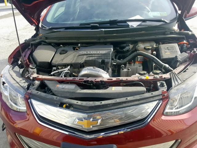 1G1RC6S50HU181298 - 2017 CHEVROLET VOLT LT RED photo 7