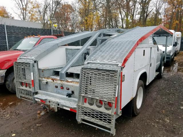 1FDAF56R88ED97070 - 2008 FORD F550 SUPER WHITE photo 4