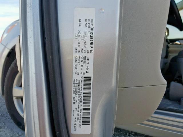 2V4RW3DG1BR691214 - 2011 VOLKSWAGEN ROUTAN SE SILVER photo 10