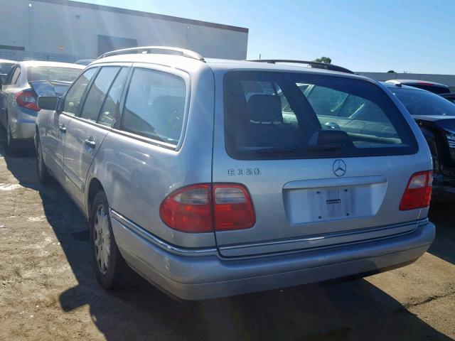 WDBJH65F6WA550818 - 1998 MERCEDES-BENZ E 320 SILVER photo 3