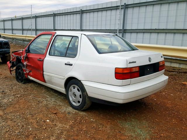 3VWRA81HXWM125260 - 1998 VOLKSWAGEN JETTA GL WHITE photo 3