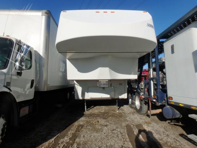 2GRFW29T53S030508 - 2003 TRIM TRAILER TRAVEL WHITE photo 2