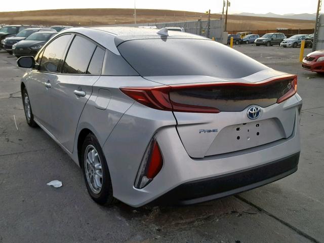JTDKARFP1J3076521 - 2018 TOYOTA PRIUS PRIM ვერცხლისფერი ფოტო 3