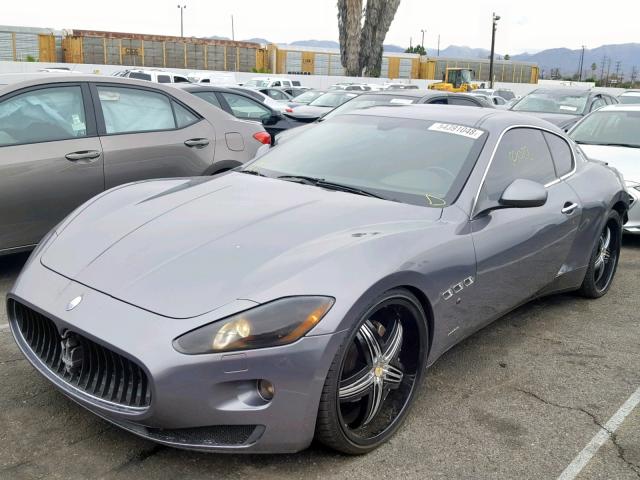 ZAMGJ45AX90045637 - 2009 MASERATI GRANTURISM GRAY photo 2