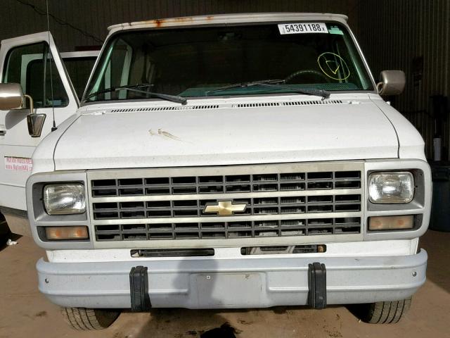 1GCEG25H9SF215520 - 1995 CHEVROLET G20 WHITE photo 9