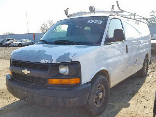 1GCFG15X671181031 - 2007 CHEVROLET EXPRESS G1 WHITE photo 2