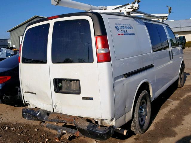 1GCFG15X671181031 - 2007 CHEVROLET EXPRESS G1 WHITE photo 4