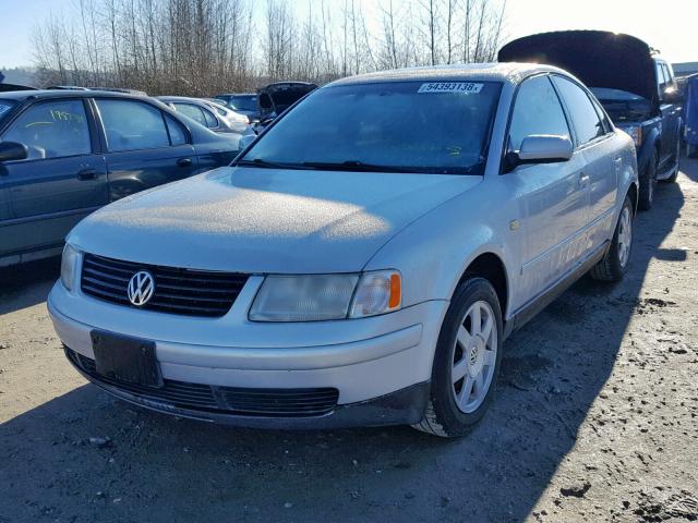 WVWMA63B1XE357229 - 1999 VOLKSWAGEN PASSAT GLS SILVER photo 2