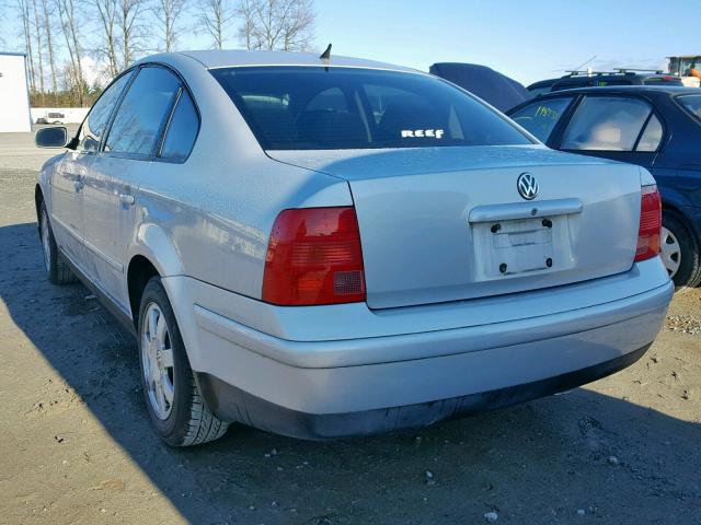 WVWMA63B1XE357229 - 1999 VOLKSWAGEN PASSAT GLS SILVER photo 3