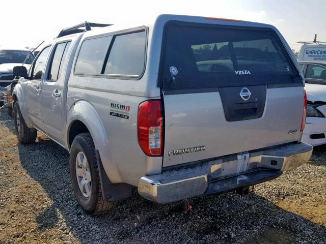 1N6AD07W68C438547 - 2008 NISSAN FRONTIER C SILVER photo 3