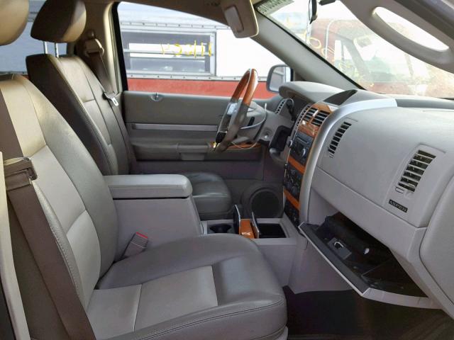 1A8HW58NX8F119755 - 2008 CHRYSLER ASPEN LIMI CREAM photo 5