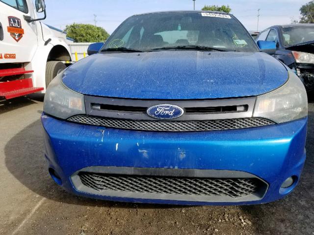 1FAHP3GN2BW107493 - 2011 FORD FOCUS SES BLUE photo 9