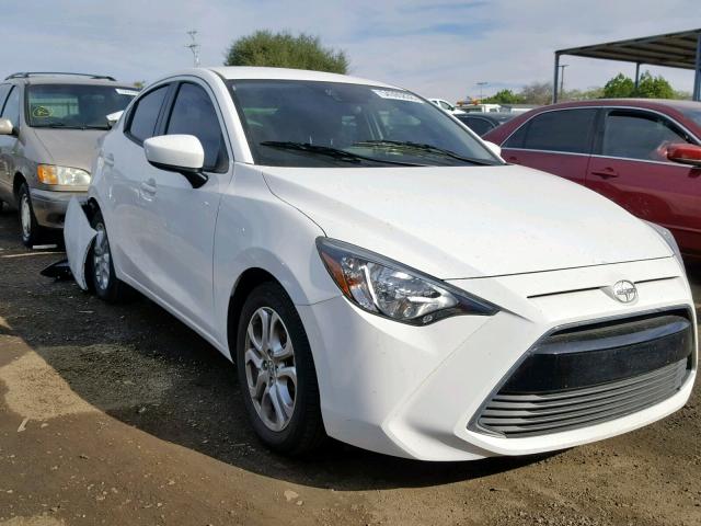 3MYDLBZV5GY111891 - 2016 TOYOTA SCION IA WHITE photo 1