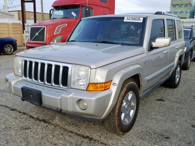 1J8HG68207C672326 - 2007 JEEP COMMANDER BEIGE photo 2