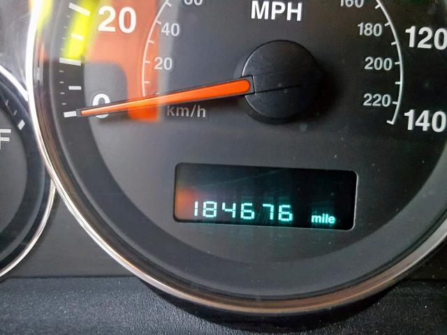 1J8HG68207C672326 - 2007 JEEP COMMANDER BEIGE photo 8