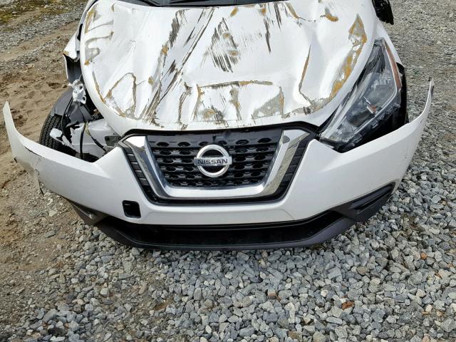 3N1CP5CU1JL536743 - 2018 NISSAN KICKS S WHITE photo 7