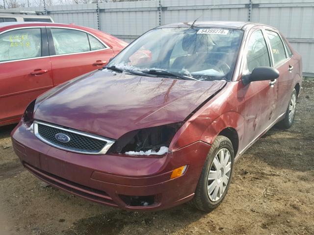 1FAFP34NX7W338970 - 2007 FORD FOCUS ZX4 RED photo 2