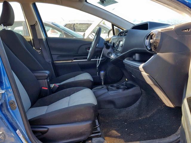 JTDKDTB37F1585135 - 2015 TOYOTA PRIUS C BLUE photo 5