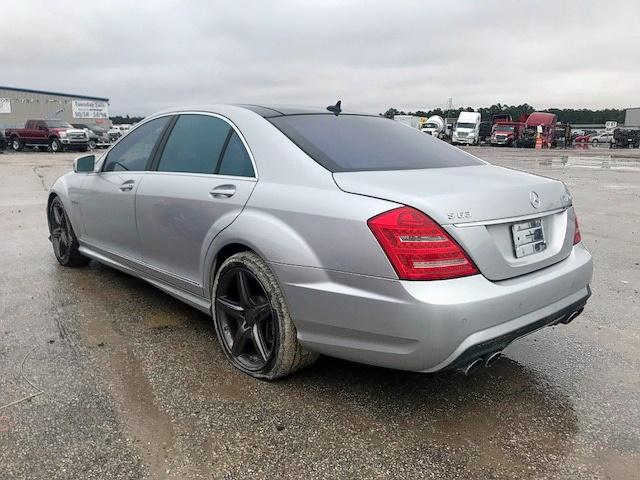 WDDNG7HB5AA307634 - 2010 MERCEDES-BENZ S 63 AMG SILVER photo 3