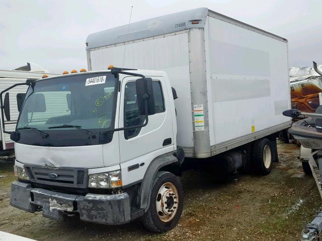 3FRLL45Z47V634192 - 2007 FORD LOW CAB FO WHITE photo 2