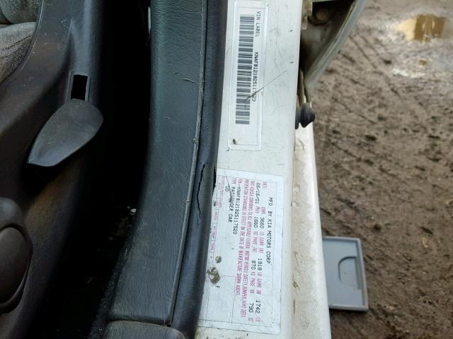 KNAFB121825117523 - 2002 KIA SPECTRA BA WHITE photo 10