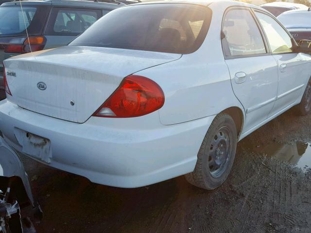 KNAFB121825117523 - 2002 KIA SPECTRA BA WHITE photo 4