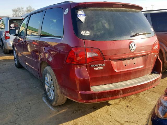 2C4RVABG3CR393706 - 2012 VOLKSWAGEN ROUTAN SE RED photo 3