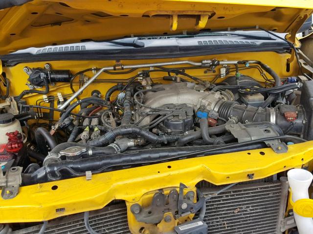 5N1ED28Y22C577223 - 2002 NISSAN XTERRA XE YELLOW photo 7