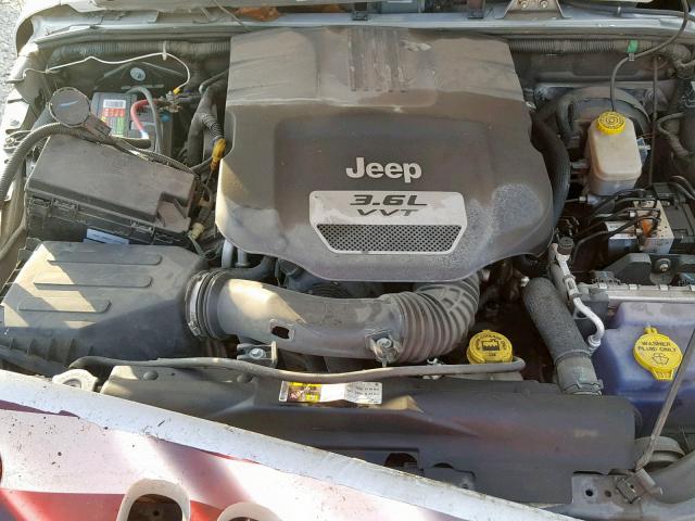 1C4AJWAG6CL182709 - 2012 JEEP WRANGLER S SILVER photo 7