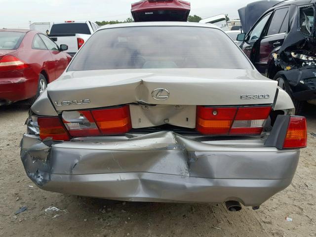 JT8BF22G6V0013192 - 1997 LEXUS ES 300 SILVER photo 9