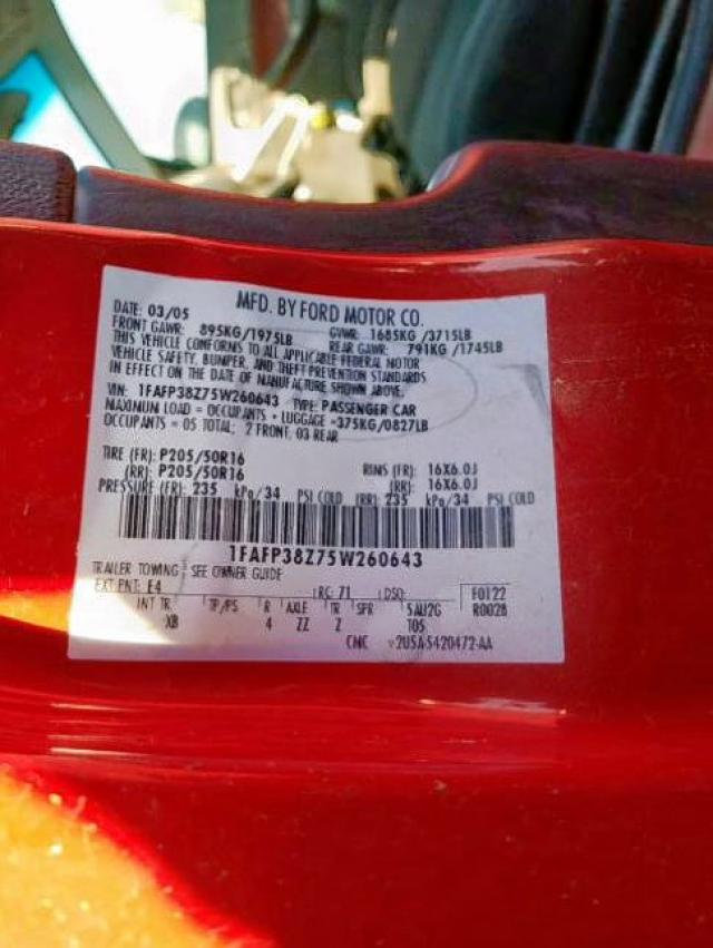 1FAFP38Z75W260643 - 2005 FORD FOCUS ZX4 RED photo 10