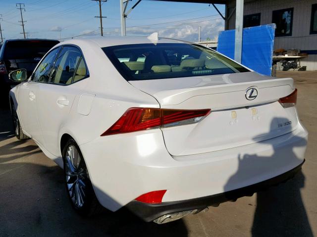 JTHBA1D2XJ5066999 - 2018 LEXUS IS 200T WHITE photo 3