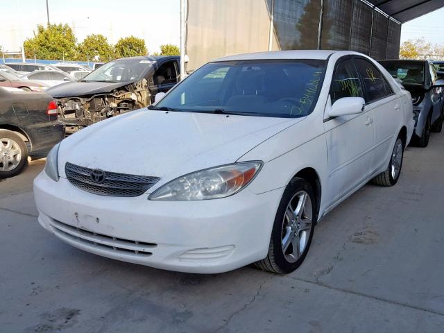 4T1BE32K22U063053 - 2002 TOYOTA CAMRY LE WHITE photo 2