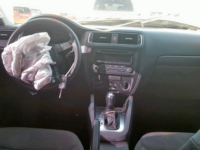 3VW2K7AJ4DM290519 - 2013 VOLKSWAGEN JETTA BASE Սև լուսանկար 9