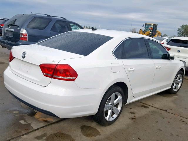 1VWBP7A31DC068640 - 2013 VOLKSWAGEN PASSAT SE WHITE photo 4