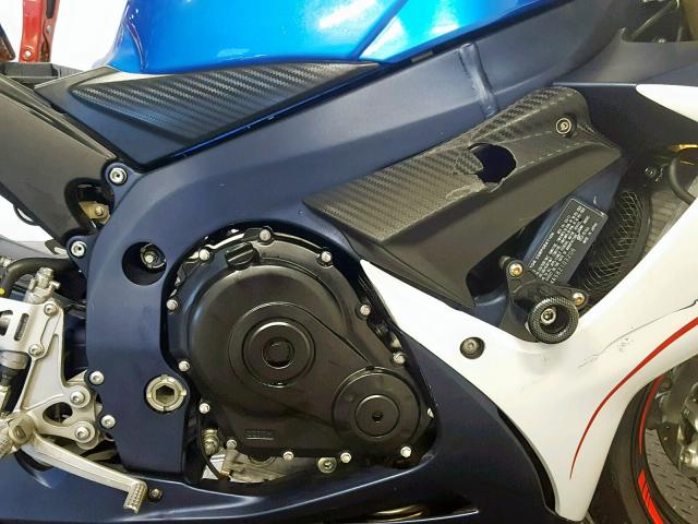 JS1GR7MA5B2103206 - 2011 SUZUKI GSX750 BLUE photo 5