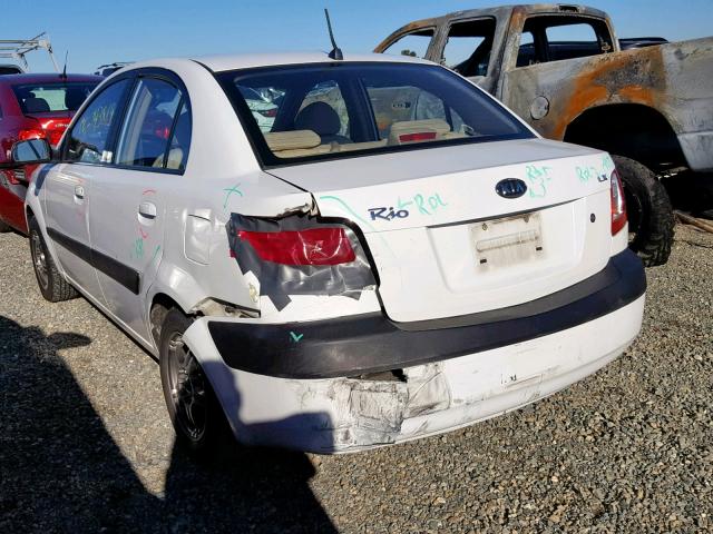 KNADE123966088372 - 2006 KIA RIO WHITE photo 3