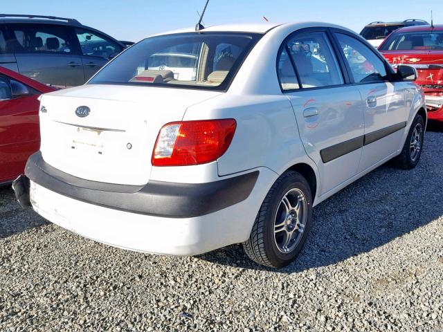 KNADE123966088372 - 2006 KIA RIO WHITE photo 4