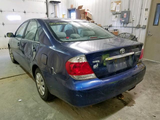 4T1BE32K35U077533 - 2005 TOYOTA CAMRY LE BLUE photo 3