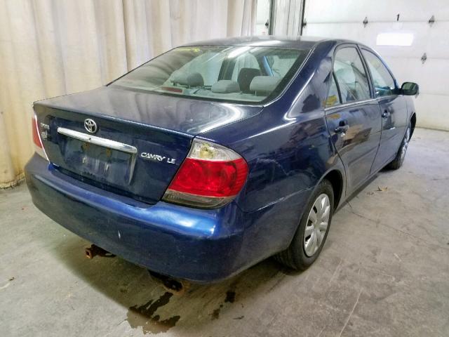 4T1BE32K35U077533 - 2005 TOYOTA CAMRY LE BLUE photo 4