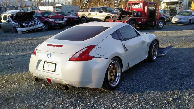 JN1AZ4EH6HM954825 - 2017 NISSAN 370Z BASE WHITE photo 4