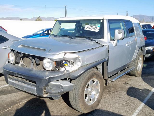 JTEBU11F270017152 - 2007 TOYOTA FJ CRUISER SILVER photo 2