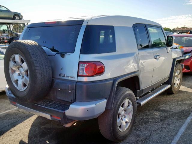 JTEBU11F270017152 - 2007 TOYOTA FJ CRUISER SILVER photo 4