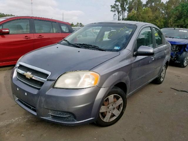 KL1TD5DE3AB130498 - 2010 CHEVROLET AVEO LS GRAY photo 2